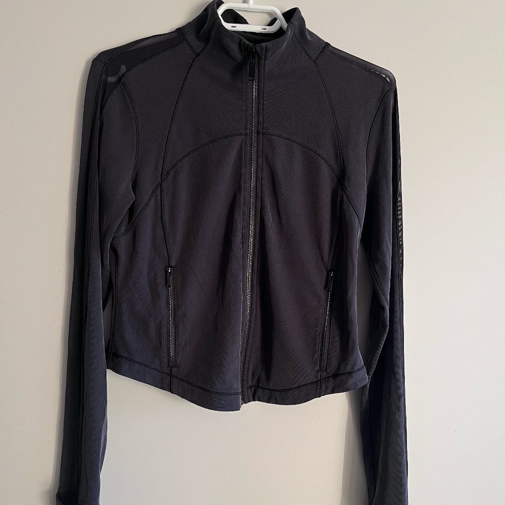 Women’s activewear zip up jacket sweater size 8 grey